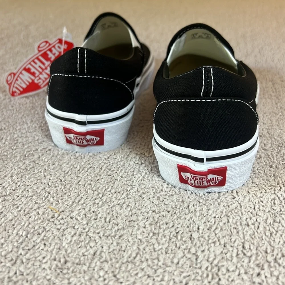 Vans Black and White Classic Slip-On Shoes - Size - Men’s 4.5 / Women’s 6.0 NWT - Picture 3 of 14